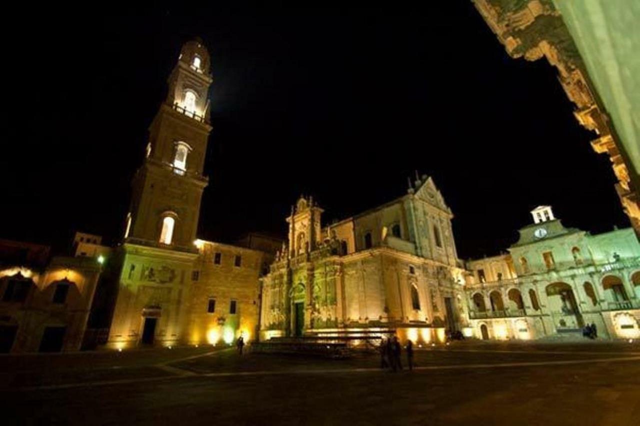 Casa Vacanze Ayroldi Lecce Bagian luar foto